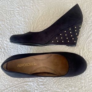 SHOE SALE!  Aerosoles wedge suede shoes